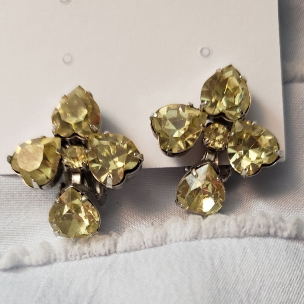 Chic Chunky  Silver Tone Yellow Glass Clip On Earrings